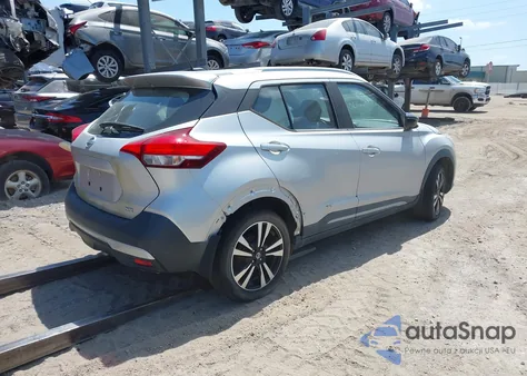2019 Nissan Kicks S z USA, uszkodzony, nr VIN 3N1CP5CU4KL526399